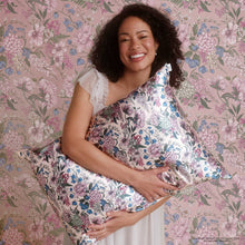 Load image into Gallery viewer, Bridgerton x Kitsch Satin Pillowcase in Wisteria