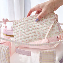 Load image into Gallery viewer, PREORDER 4/13 -Case-Mate Quilted Ditsy Floral Jelly Tote Bag