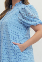 Load image into Gallery viewer, ENTRO- Plus size blue Eyelet short puff sleeve midi dress
