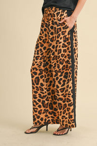 LEO- Leopard silk black side stripe pants