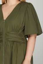 Load image into Gallery viewer, Plus Elen- Olive BUBBLE SLEEVE FRONT ZIP COLOR BLOCK MIDI DRESS WITH SIDE ZIPPER AND POCKETS
