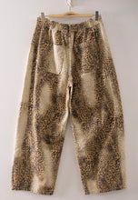 Load image into Gallery viewer, Mocha leopard washed animal print barrel denim
