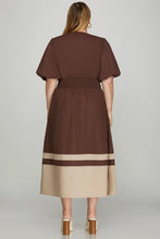 Load image into Gallery viewer, Plus Elen- Brown BUBBLE SLEEVE FRONT ZIP COLOR BLOCK MIDI DRESS WITH SIDE ZIPPER AND POCKETS
