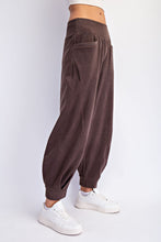 Load image into Gallery viewer, Espresso Ribbed luxury Ribbed cocoon pants
