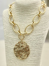 Load image into Gallery viewer, Restock! PENDANT - Hammered Chain w/Pendant (gold) NK621
