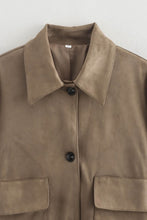 Load image into Gallery viewer, Cropped light Brown Suede collared jacket
