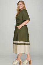 Load image into Gallery viewer, Plus Elen- Olive BUBBLE SLEEVE FRONT ZIP COLOR BLOCK MIDI DRESS WITH SIDE ZIPPER AND POCKETS
