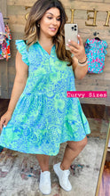 Load image into Gallery viewer, Plus Brynn -abstract print flutter sleeve dress
