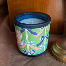 Load image into Gallery viewer, Gift Wrap Candle - Limited Edition Bows
