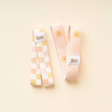 Load image into Gallery viewer, Darling Effect- Stay-Put Towel Band-Check Peach
