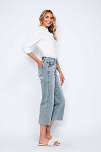 Plus JUDY  BLUE -Tummy Control High waisted Raw hem light wash cropped jeans jb88903