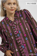 Load image into Gallery viewer, Plus Lala- Umgee exclusive chocolate printed Victorian collared top
