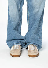 Load image into Gallery viewer, STEVIE - Shu Shop Beige suede retro sneakers

