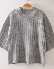 Load image into Gallery viewer, Gray mock neck ribbed sweater
