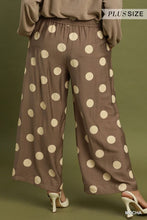 Load image into Gallery viewer, Plus UMGEE wide leg cropped mocha polka dot trouser
