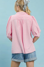 Load image into Gallery viewer, Gingham print Peony and white collar top
