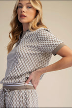 Load image into Gallery viewer, Beige two piece elegant printed collar neck and shorts set
