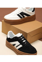 Load image into Gallery viewer, NEW!! Trending thick sole WHITE/Black sneakers topping-05
