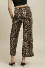 Load image into Gallery viewer, UMGEE animal print cropped trouser
