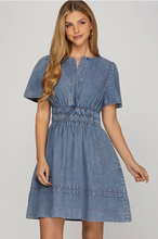 Load image into Gallery viewer, Naydeen- SHORT SLEEVE WASHED DENIM DRESS WITH ELASTIC WAISTBAND AND SIDE POCKETS
