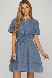 Naydeen- SHORT SLEEVE WASHED DENIM DRESS WITH ELASTIC WAISTBAND AND SIDE POCKETS