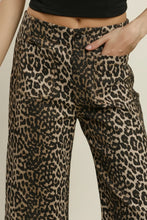 Load image into Gallery viewer, UMGEE animal print cropped trouser
