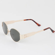 Load image into Gallery viewer, Oval metallic frame 2026 Sunnies
