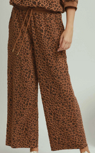 Load image into Gallery viewer, UMGEE Leopard Jacquard two piece set
