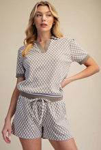 Load image into Gallery viewer, Beige two piece elegant printed collar neck and shorts set
