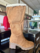 Load image into Gallery viewer, Pierre Dumas - New Tan Booties or Boots Sherpa lined suede boots EVERLEE-2
