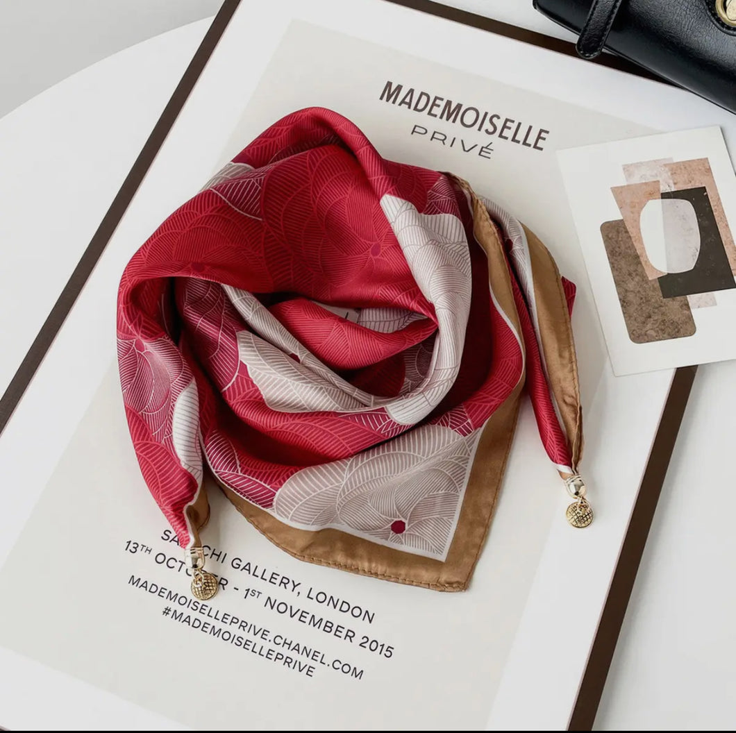 Magnetic Print printed Triangle Scarf