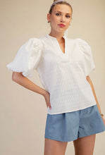 Load image into Gallery viewer, White textured puff sleeve top **678
