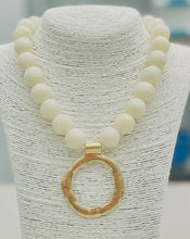Load image into Gallery viewer, Pendant - Large bead necklace with pendant
