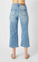 Load image into Gallery viewer, Plus JUDY  BLUE -Tummy Control High waisted double button cropped jeans jb88616
