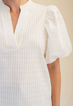Load image into Gallery viewer, White textured puff sleeve top **678
