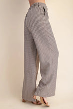 Load image into Gallery viewer, Oxford- Brown Houndstooth Mid Rise Trouser Pants
