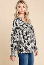 Load image into Gallery viewer, MAZE- Black/white geo printed poet sleeves top
