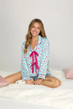 Load image into Gallery viewer, Ice blue LONG SLEEVE FRONT TIE TOP AND SHORTS PRINTED PAJAMA SET

