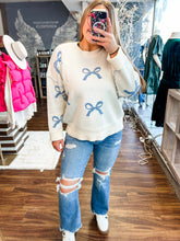 Load image into Gallery viewer, KELSEE-Long sleeve bow pattern sweater
