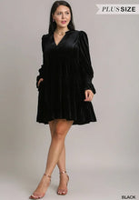 Load image into Gallery viewer, Plus Noelle- Black Velvet tiered smocked sleeve dress
