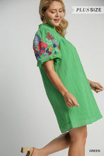 Load image into Gallery viewer, PLUS BELLA- Kelly Green Checkered Seersucker Bubble Sleeve Embroidery Short Dress
