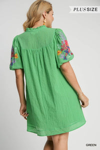 PLUS BELLA- Kelly Green Checkered Seersucker Bubble Sleeve Embroidery Short Dress