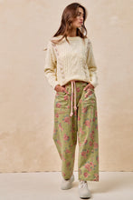 Load image into Gallery viewer, Plus size BRAIDED WAIST BELT PATCH POCKETS FLORAL PRINT PANT
