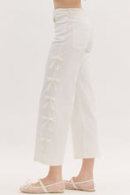 Load image into Gallery viewer, BOW - white bow detailed cropped mid-rise denim jeans
