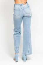 Load image into Gallery viewer, JUDY  BLUE -Retro wide leg medium washed high waisted jeans JB88766
