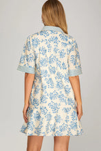 Load image into Gallery viewer, Blue and white floral print dress with pockets
