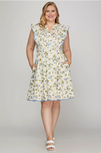 Load image into Gallery viewer, Plus Layla- FLUTTER SLEEVE WOVEN FLORAL PRINT Dress
