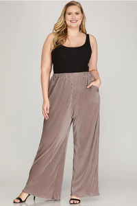 Plus Skyla- Mocha Plisse woven wide leg pants with pockets