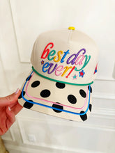 Load image into Gallery viewer, Best day ever - Poppy &amp; Pine hat
