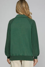 Load image into Gallery viewer, Mariah- Forest Green LONG SLEEVE SNAP COLLARED FRENCH TERRY WASHED SWEATSHIRT
